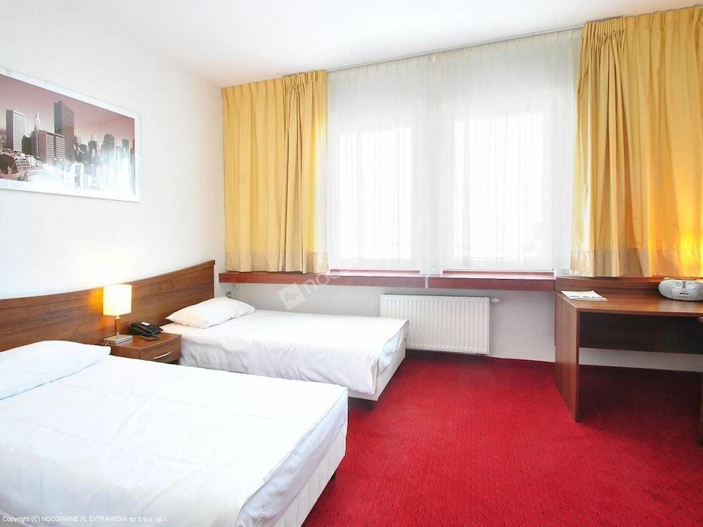 M Hotel Lodz  Ngoại thất bức ảnh